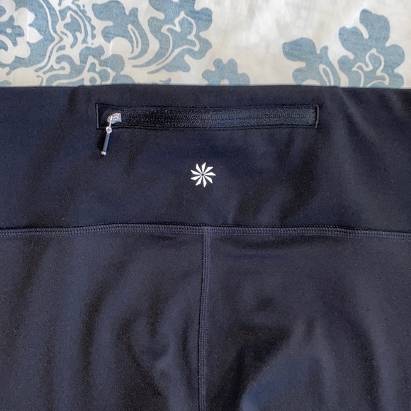 ATHLETA 22” Crop Training/running leggings with night reflective detailing trim. - Picture 5 of 12